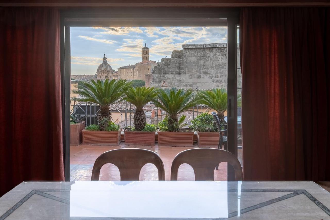 Iflat Incredible View Of The Roman Forum Exterior photo